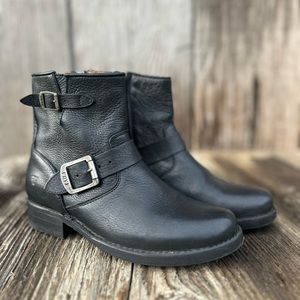 Frye Vicky 6” boot, size 7 Women